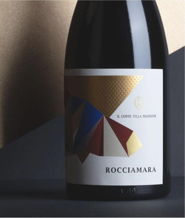Fles Rocciamara van het Italiaanse wijnhuis Il Conte Villa Prandone